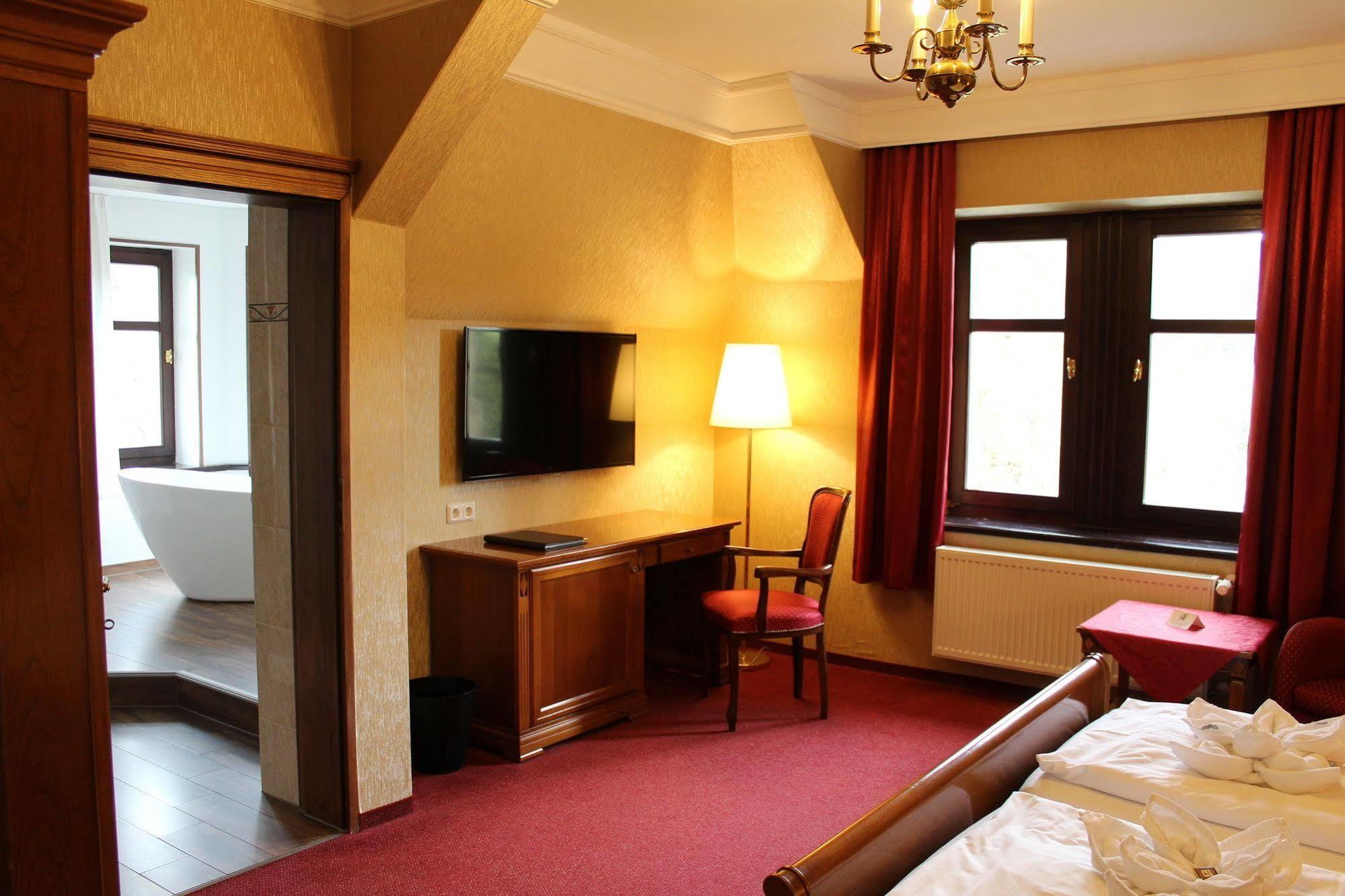 Schlosshotel Stecklenberg Thale Bagian luar foto